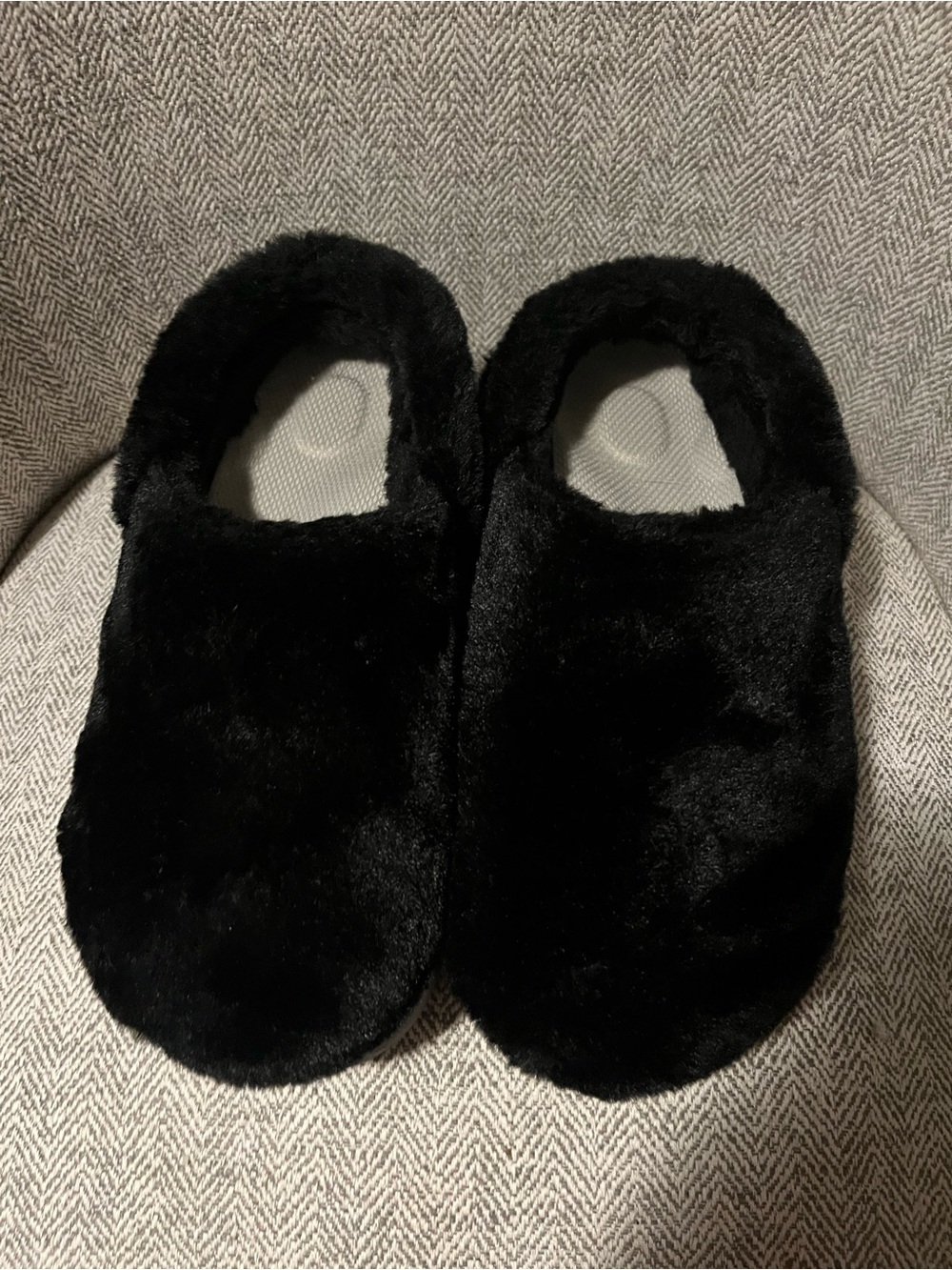 Crocs Black Faux Fur Fuzzy Sandals Women’s 8 Men’s 6 Style 211116